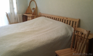 Спальный гарнитур, массив сосны: кровать, трюмо, тумба, 2 стула - Изображение #1, Объявление #633033