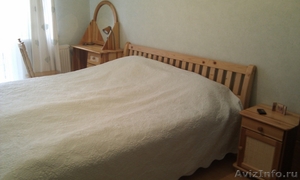Спальный гарнитур, массив сосны: кровать, трюмо, тумба, 2 стула - Изображение #2, Объявление #633033