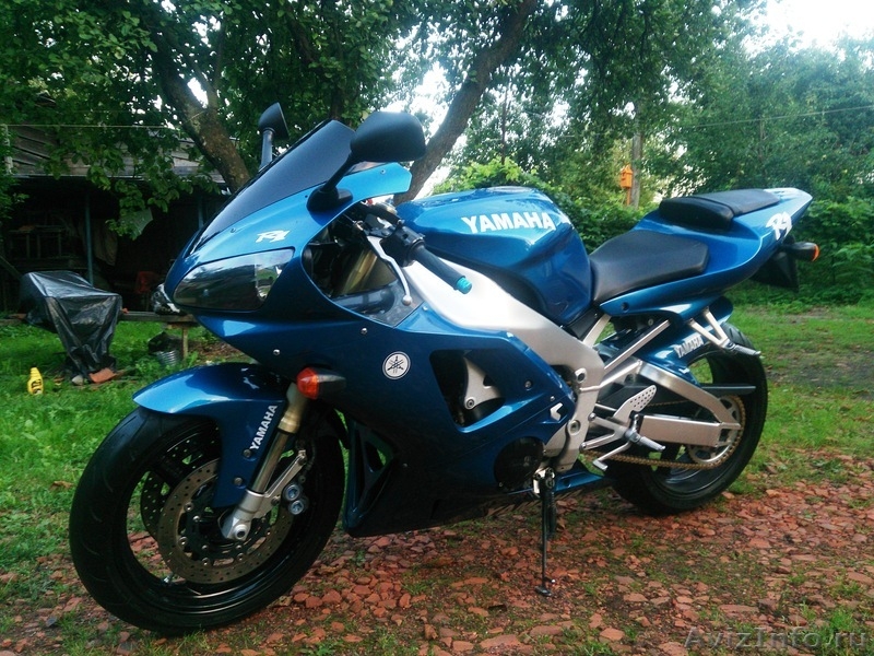 Мопед калининград. Yamaha r1 2000. Yamaha r1 2000г. Yamaha 2000 мотоцикл. Yamaha h1 2000г.